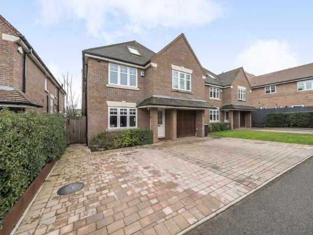 6 bedroom house for sale