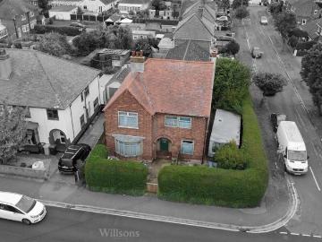 6 bedroom house for sale