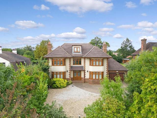 6 bedroom house for sale