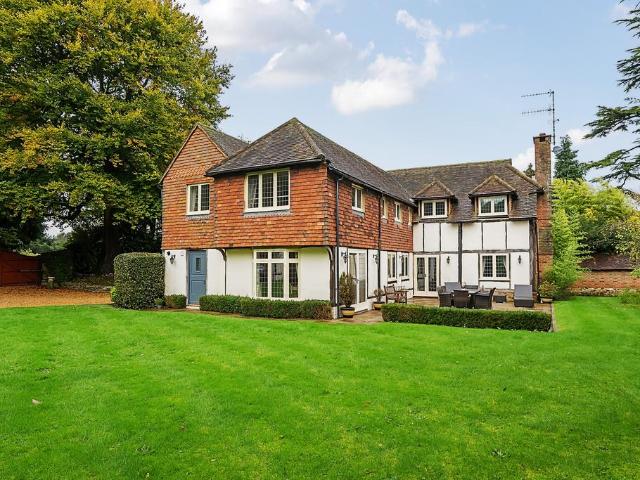 6 bedroom house for sale