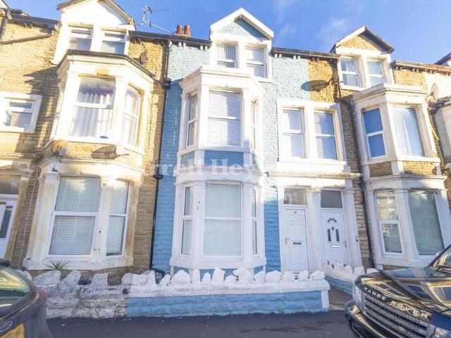 6 bedroom house for sale