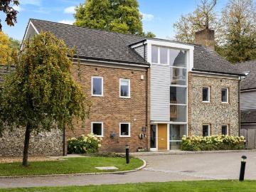 6 bedroom house for sale