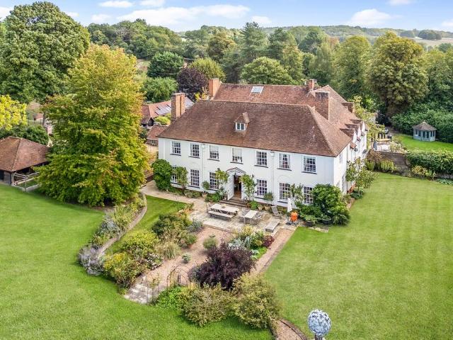 6 bedroom house for sale