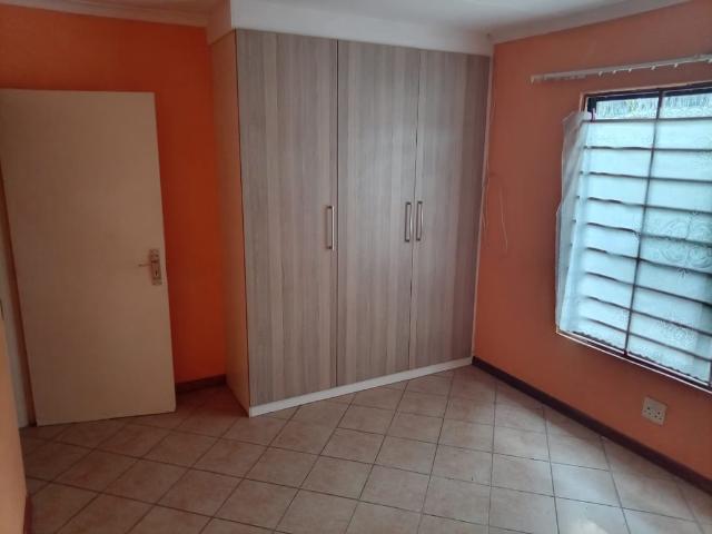 6 Bedroom House For Sale in Cosmo City