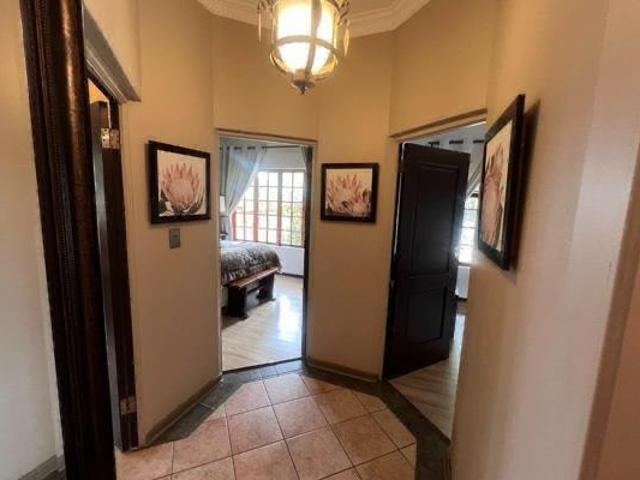 6 Bedroom House For Sale in Amandasig