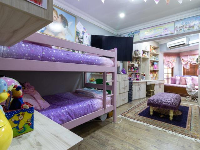 6 Bedroom House For Sale in Alberante
