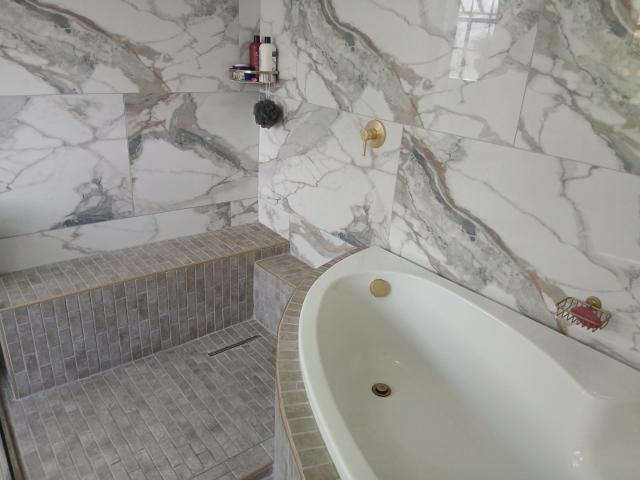 6 Bedroom House For Sale in Alberante