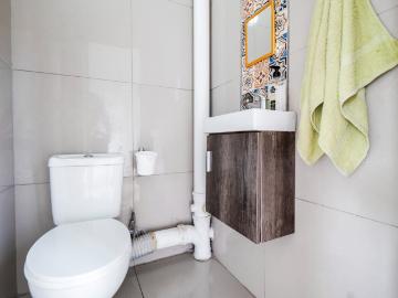6 Bedroom House For Sale in Athlone Park
