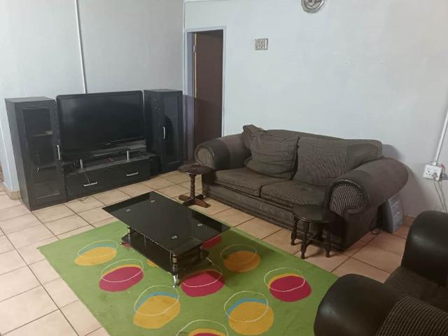6 Bedroom House For Sale in Bo dorp
