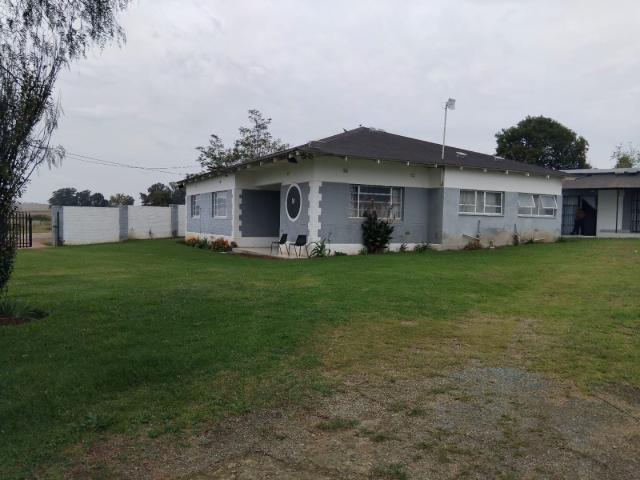 6 Bedroom House For Sale in Balfour