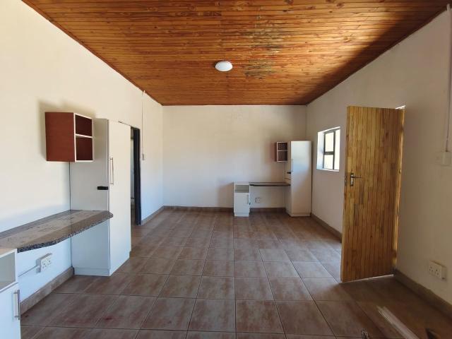 6 Bedroom House For Sale in Balfour