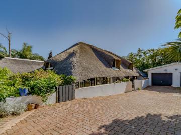 6 Bedroom House For Sale in Ballito Central