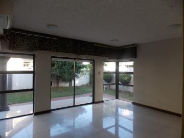 6 Bedroom House For Sale in Bendor