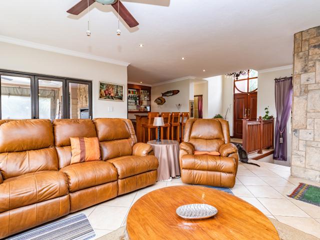 6 Bedroom House For Sale in Birdwood Estate