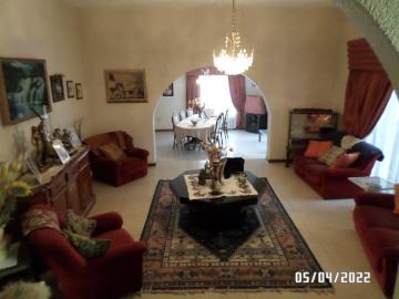 6 Bedroom House For Sale in Bruma