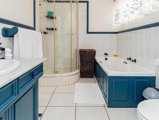 6 Bedroom House For Sale in Brackenhurst