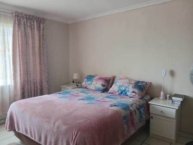 6 Bedroom House For Sale in Brenthurst