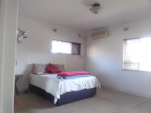 6 Bedroom House For Sale in Glenmore