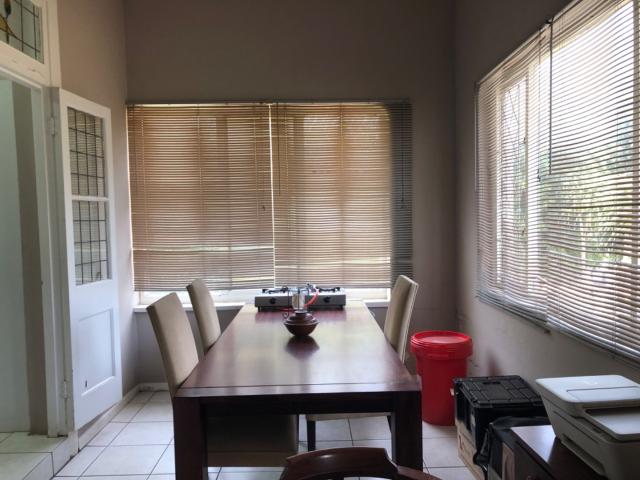 6 Bedroom House For Sale in Glenwood
