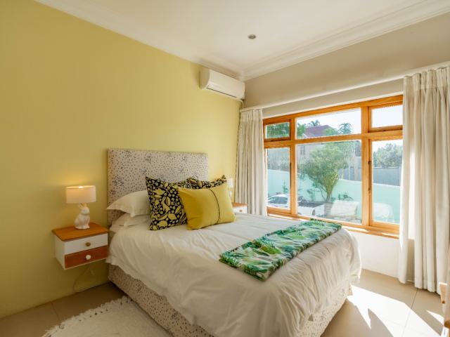 6 Bedroom House For Sale in Glenwood