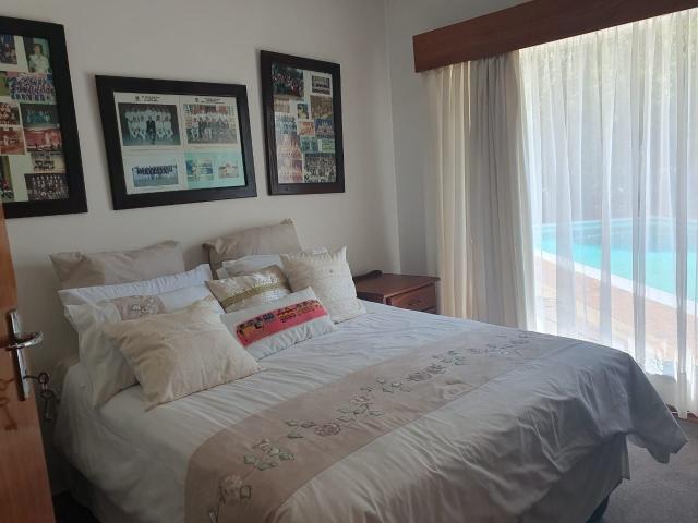 6 Bedroom House For Sale in Grimbeeck Park