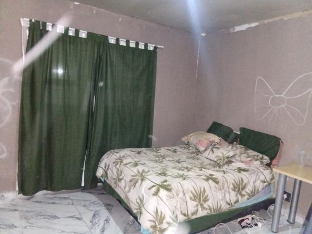 6 Bedroom House For Sale in Dunnottar