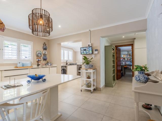 6 Bedroom House For Sale in Everton