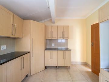 6 Bedroom House For Sale in Ferndale