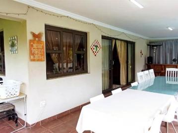 6 Bedroom House For Sale in Fishers Hill