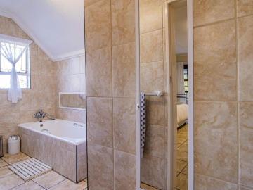 6 Bedroom House For Sale in Florida