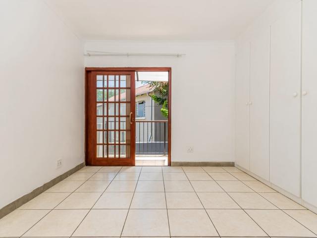 6 Bedroom House For Sale in Florida Park