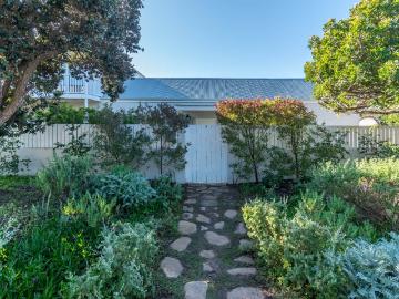 House for sale in Kommetjie - Powder room