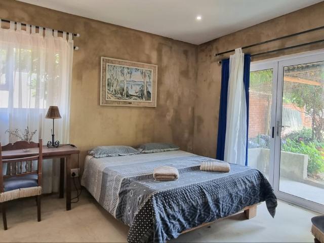 6 Bedroom House For Sale in Kosmos Ridge