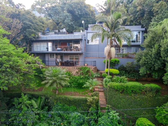6 Bedroom House For Sale in Kosmos