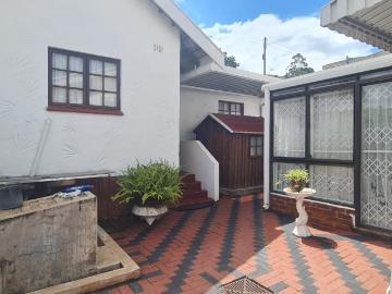 6 Bedroom House For Sale in Kharwastan
