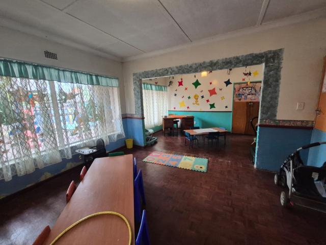 6 Bedroom House For Sale in Kibler Park
