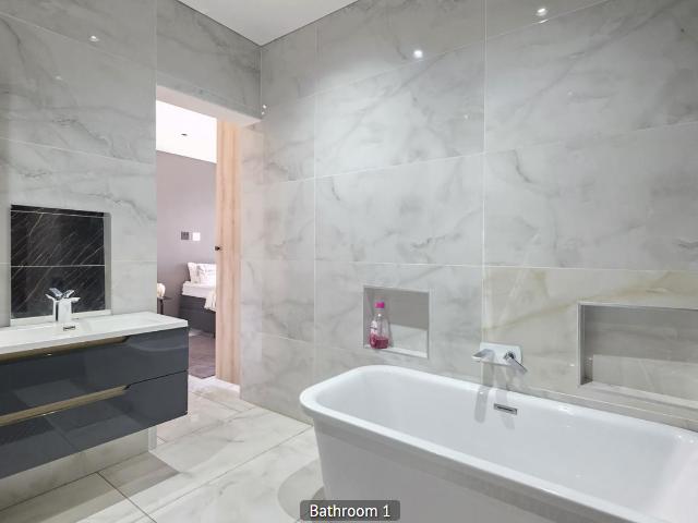 6 Bedroom House For Sale in Hartbeesfontein