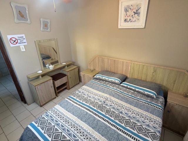 6 Bedroom House For Sale in Hibberdene