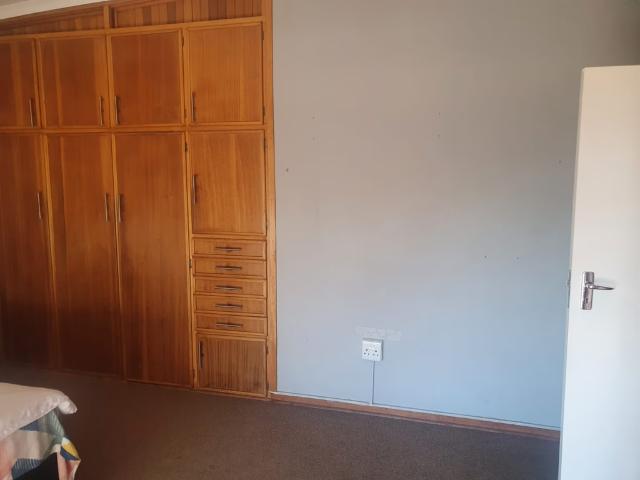 6 Bedroom House For Sale in Jan Cilliers Park