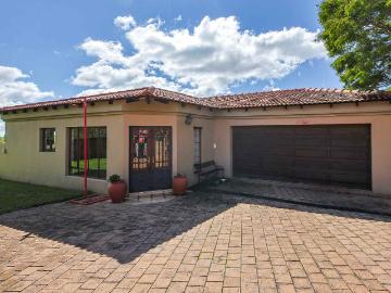 6 Bedroom House For Sale in Olympus AH