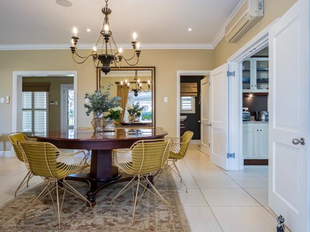 6 Bedroom House For Sale in La Lucia