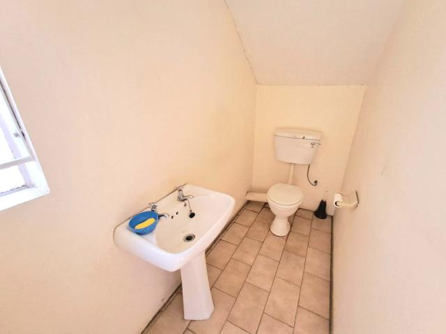 6 Bedroom House For Sale in La Rochelle