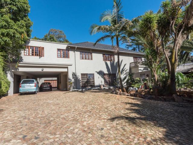 6 Bedroom House For Sale in Linksfield