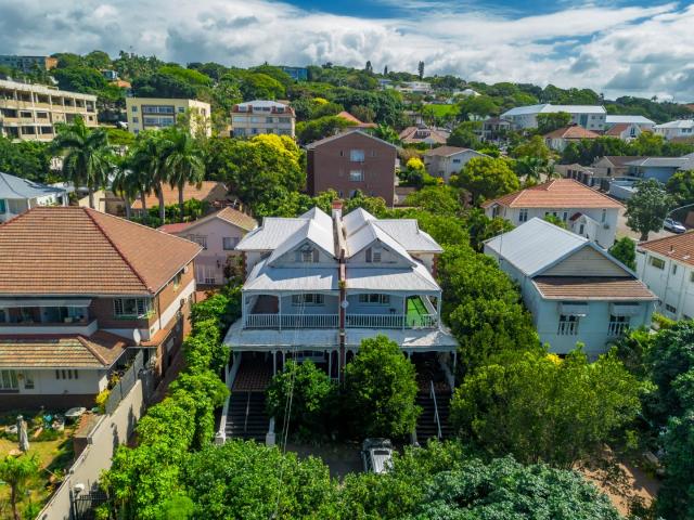 6 Bedroom House For Sale in Morningside