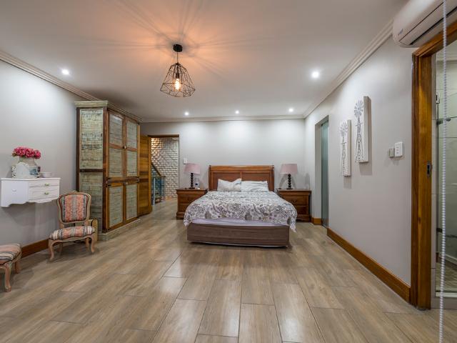 6 Bedroom House Sold in Mossel Bay Central