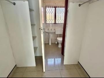 6 Bedroom House For Sale in Malvern