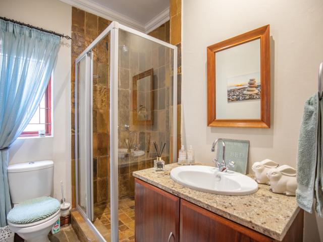 6 Bedroom House For Sale in Midstream Estate