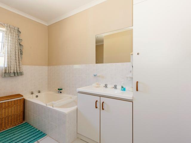 6 Bedroom House For Sale in Myburgh Park