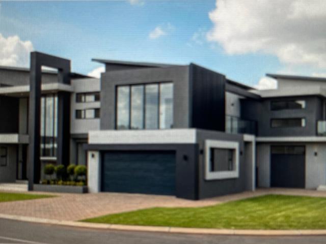 6 Bedroom House For Sale in Sandown