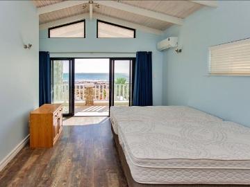 6 Bedroom House For Sale in Sandy Point Beach Estate